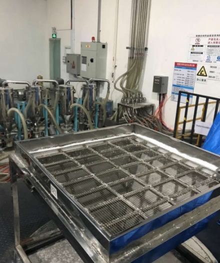 淋膜機供料